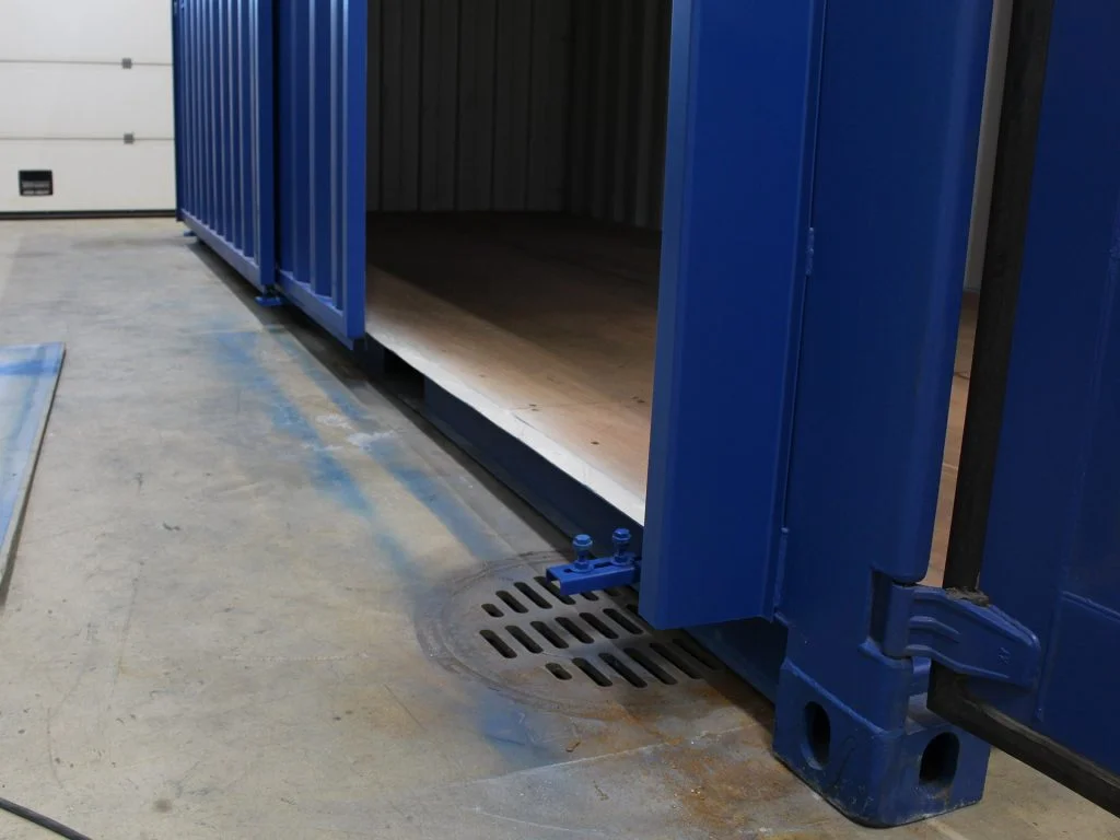20ft Hi Cube Container (9′ 6″ high) suitable for IBC storage Sliding Door - Image 4