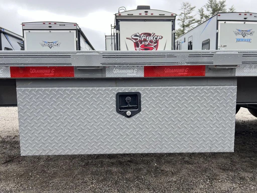2024 Diamond C 8.5×20 20K Deckover Equipment Trailer w/ 72” Flip-Knee Ramps - Image 7